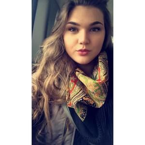 Meet your Posher, Julia